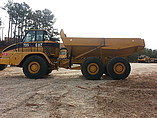 2002 CATERPILLAR 725 Photo #5