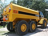 2004 CATERPILLAR 725 Photo #3