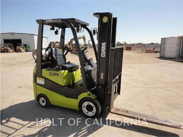 2010 CLARK C15C Photo