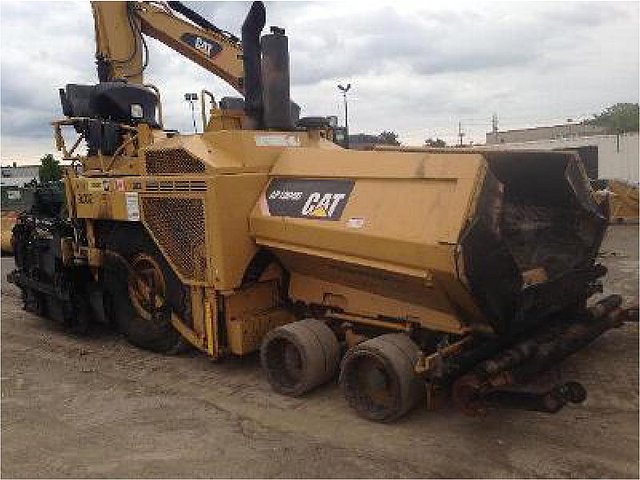 2009 CATERPILLAR AP-1000D Photo