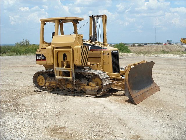 2005 CATERPILLAR D5G XL Photo