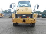 2001 CATERPILLAR 725 Photo #9