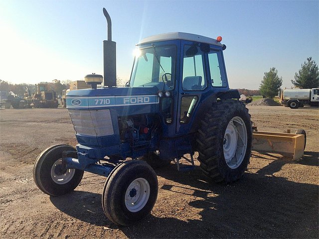 1990 FORD 7710 Photo