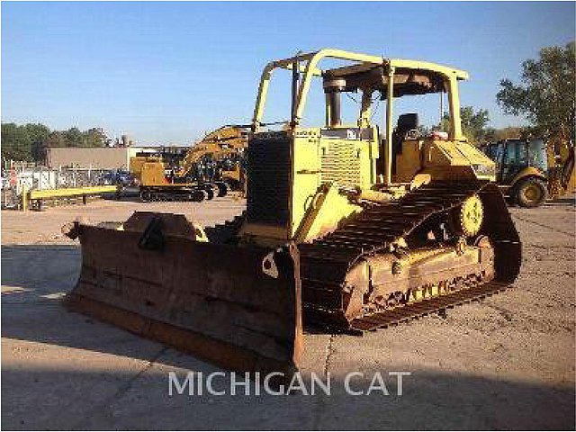 1998 CATERPILLAR D6M Photo