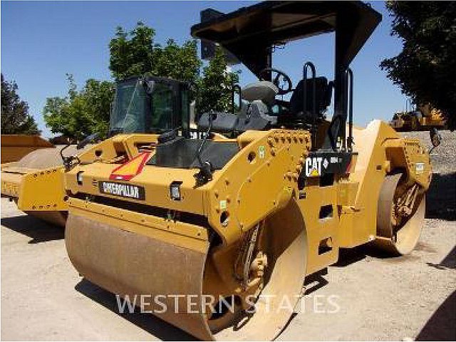 2012 CATERPILLAR CB54XW Photo